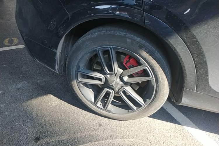 Used VOYAH FREE 2025 318 259 km All-Wheel-Drive Exploration Edition Right Rear Wheel Hub