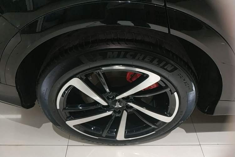 Used VOYAH FREE 2025 318 318 km Rear-Drive Touring Edition Right Rear Wheel Hub