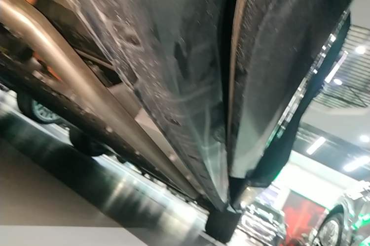 Used VOYAH FREE 2025 318 318 km Rear-Drive Touring Edition Right Side Sill