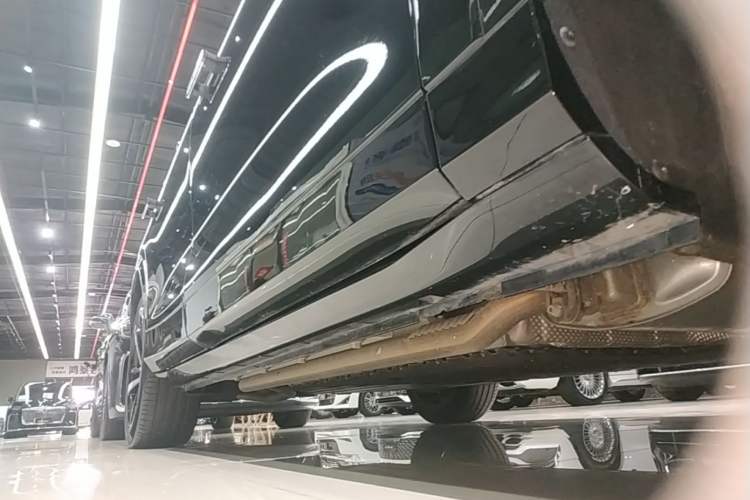 Used VOYAH FREE 2025 318 318 km Rear-Drive Touring Edition Right Side Sill