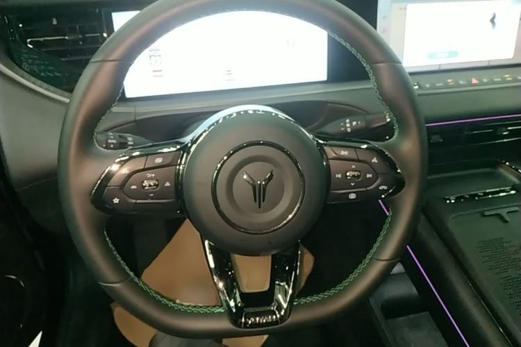 Used VOYAH FREE 2025 318 318 km Rear-Drive Touring Edition Steering Wheel