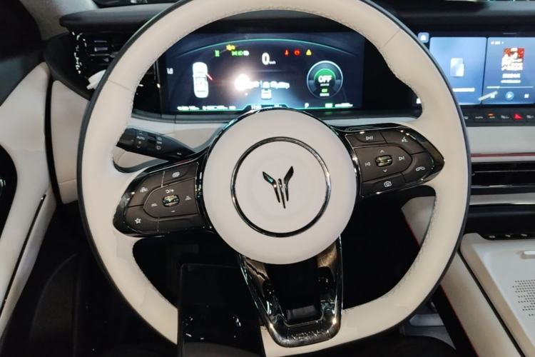 Used VOYAH FREE 2025 318 318 km Rear-Drive Touring Edition Steering Wheel