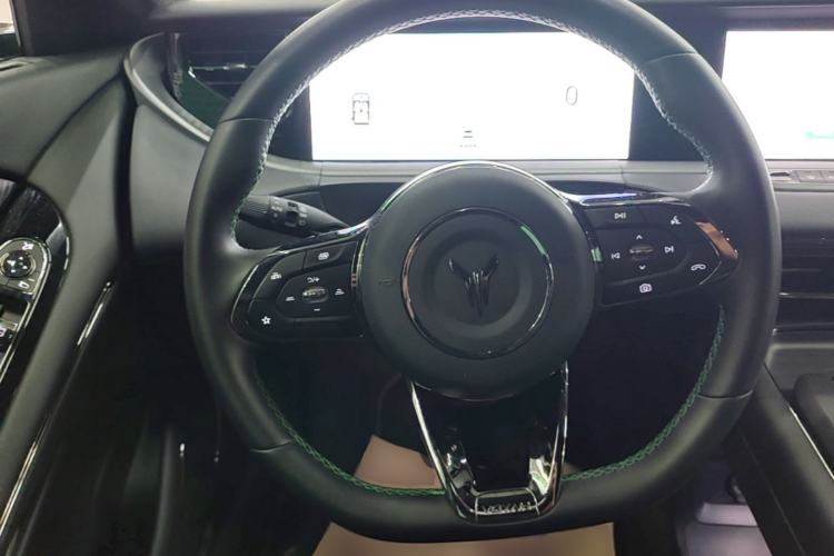 Used VOYAH FREE 2025 318 318 km Rear-Drive Touring Edition Steering Wheel