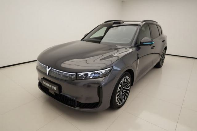 Used VOYAH FREE 2025 Model FREE+ Four-Wheel-Drive Qiankun Edition