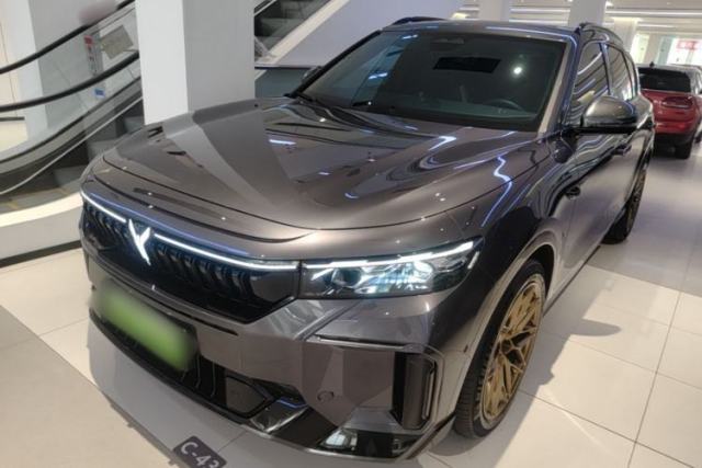 Used VOYAH FREE 2025 318 259 km All-Wheel-Drive Exploration Edition