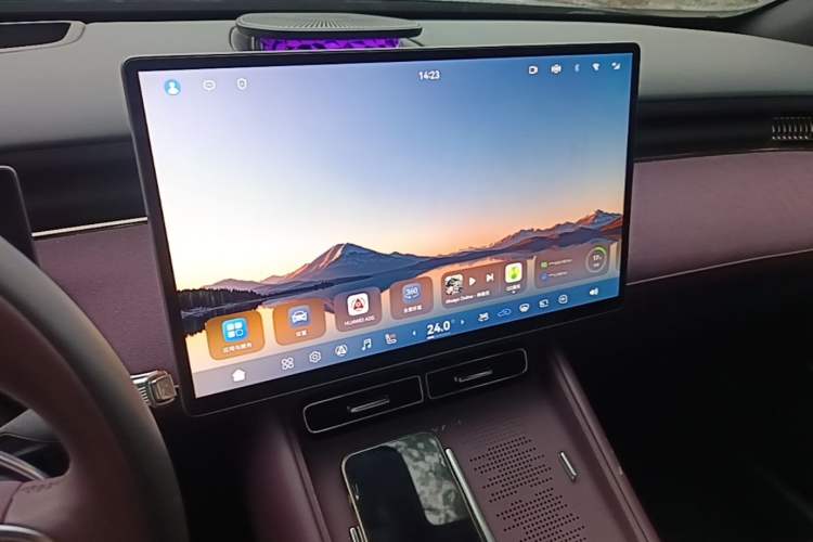 Used VOYAH FREE 2025 Model FREE+ Four-Wheel-Drive Qiankun Edition Audio And AC Panel