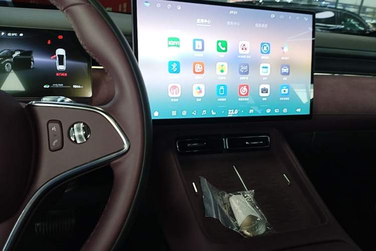 Used VOYAH FREE 2025 Model FREE+ Four-Wheel-Drive Qiankun Edition Audio And AC Panel