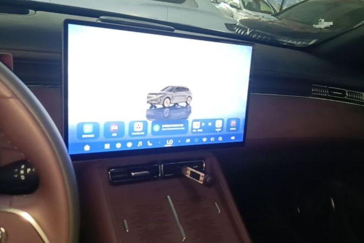 Used VOYAH FREE 2025 Model FREE+ Rear-Drive Qiankun Edition Audio And AC Panel