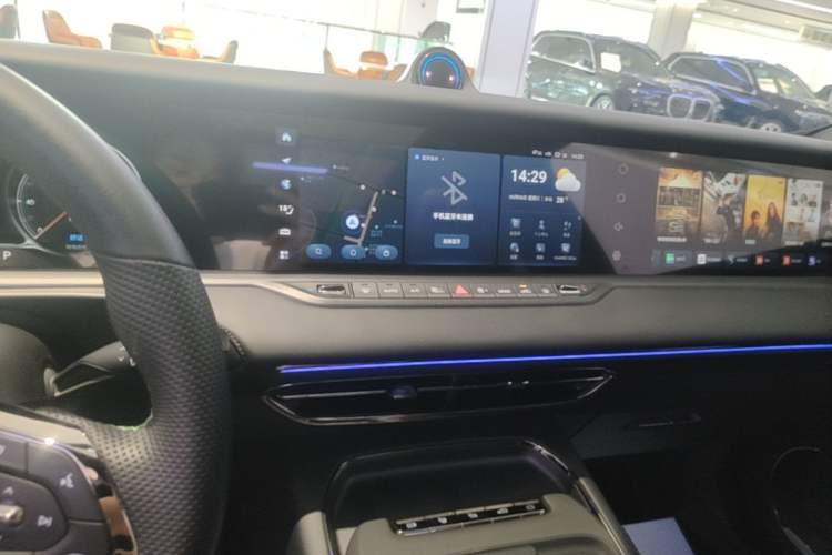 Used VOYAH FREE 2025 318 259 km All-Wheel-Drive Exploration Edition Audio And AC Panel