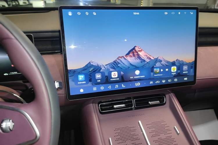 Used VOYAH FREE 2025 Model FREE+ Four-Wheel-Drive Qiankun Edition Audio And AC Panel