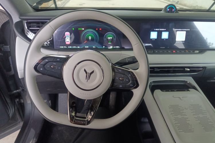 Used VOYAH FREE 2025 318 318 km Rear-Drive Touring Edition Center Console