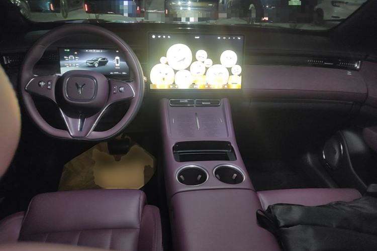 Used VOYAH FREE 2025 Model FREE+ Four-Wheel-Drive Qiankun Edition Center Console