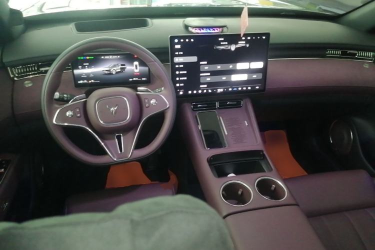 Used VOYAH FREE 2025 Model FREE+ Four-Wheel-Drive Qiankun Edition Center Console