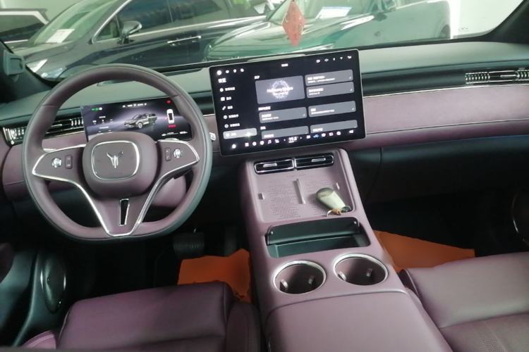 Used VOYAH FREE 2025 Model FREE+ Four-Wheel-Drive Qiankun Edition Center Console
