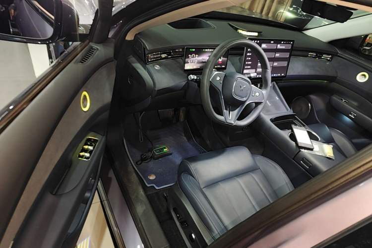 Used VOYAH FREE 2025 Model FREE+ Four-Wheel-Drive Qiankun Edition Driver Seat