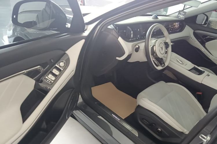 Used VOYAH FREE 2025 318 259 km All-Wheel-Drive Exploration Edition Driver Seat
