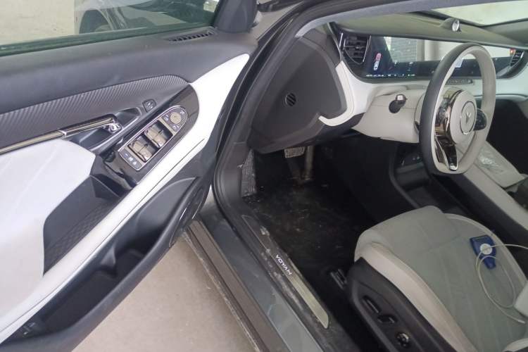 Used VOYAH FREE 2025 318 318 km Rear-Drive Touring Edition Driver Seat
