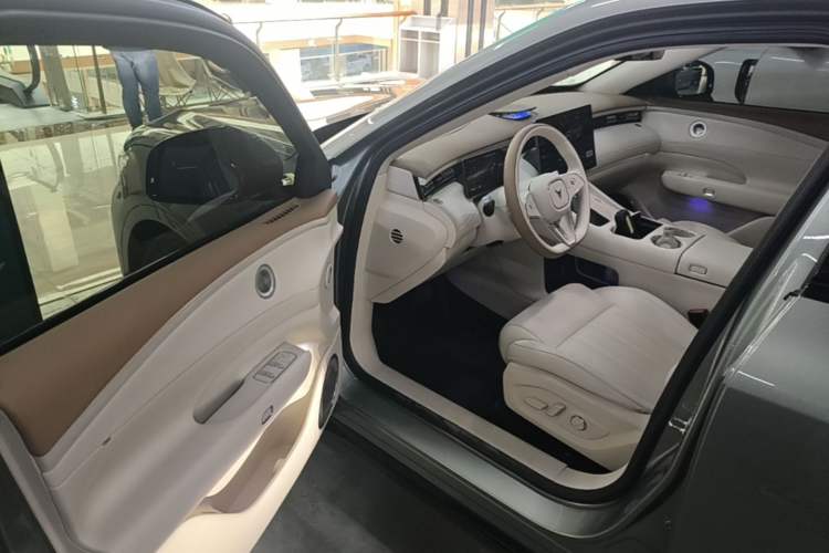Used VOYAH FREE 2025 Model FREE+ Four-Wheel-Drive Qiankun Edition Driver Seat