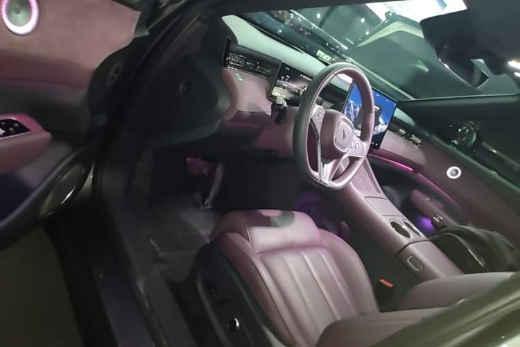 Used VOYAH FREE 2025 Model FREE+ Four-Wheel-Drive Qiankun Edition Driver Seat