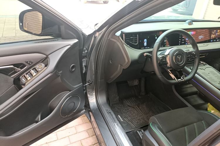 Used VOYAH FREE 2025 318 259 km All-Wheel-Drive Exploration Edition Driver Seat
