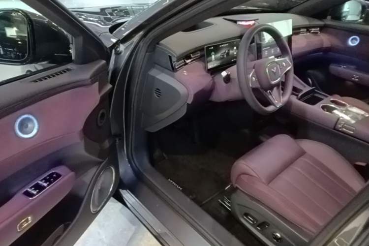 Used VOYAH FREE 2025 Model FREE+ Rear-Drive Qiankun Edition Driver Seat