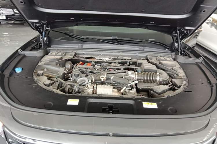 Used VOYAH FREE 2025 318 259 km All-Wheel-Drive Exploration Edition Engine Bay