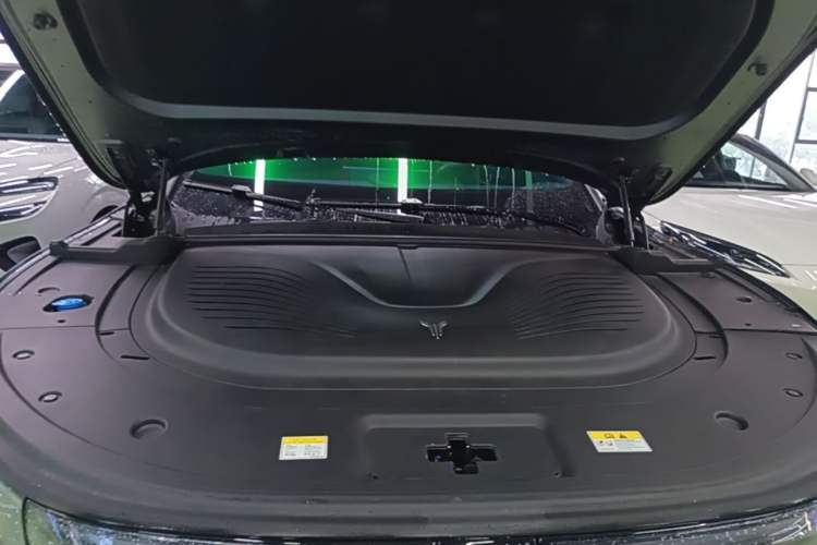 Used VOYAH FREE 2025 Model FREE+ Rear-Drive Qiankun Edition Engine Bay