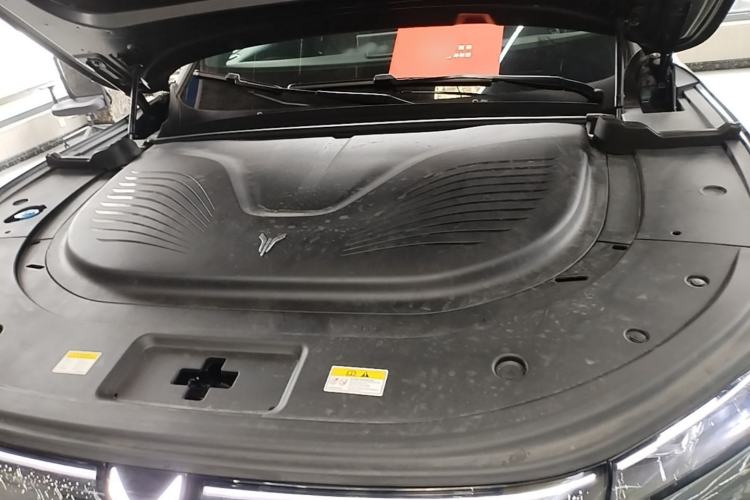 Used VOYAH FREE 2025 Model FREE+ Four-Wheel-Drive Qiankun Edition Engine Bay