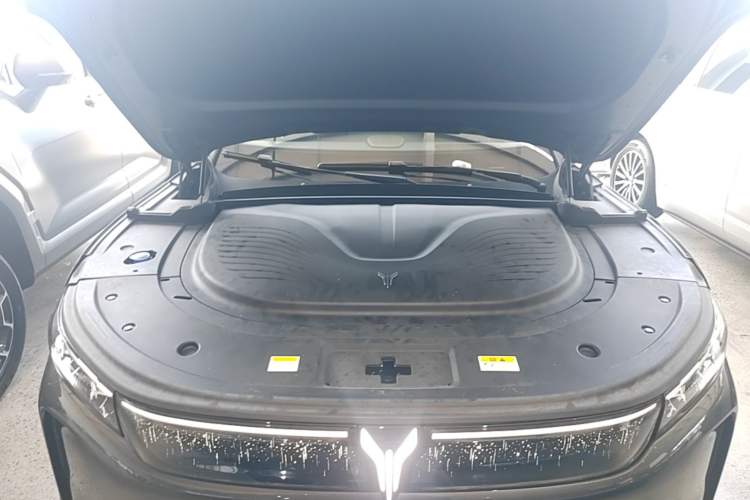 Used VOYAH FREE 2025 Model FREE+ Rear-Drive Qiankun Edition Engine Bay