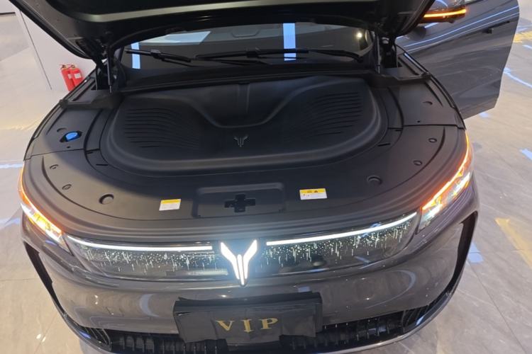 Used VOYAH FREE 2025 Model FREE+ Four-Wheel-Drive Qiankun Edition Engine Bay