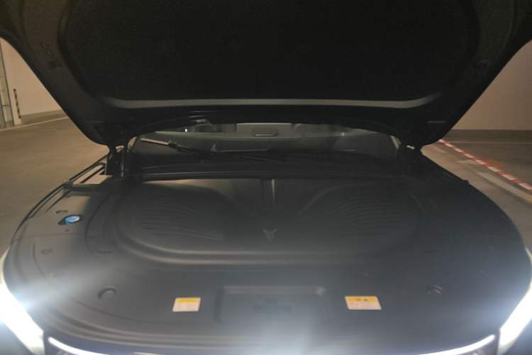 Used VOYAH FREE 2025 Model FREE+ Rear-Drive Qiankun Edition Engine Bay