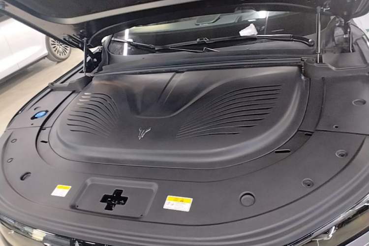 Used VOYAH FREE 2025 Model FREE+ Rear-Drive Qiankun Edition Engine Bay