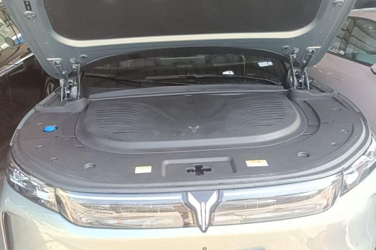 Used VOYAH FREE 2025 Model FREE+ Rear-Drive Qiankun Edition Engine Bay