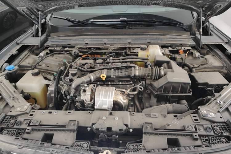 Used VOYAH FREE 2025 Model FREE+ Four-Wheel-Drive Qiankun Edition Engine Bay
