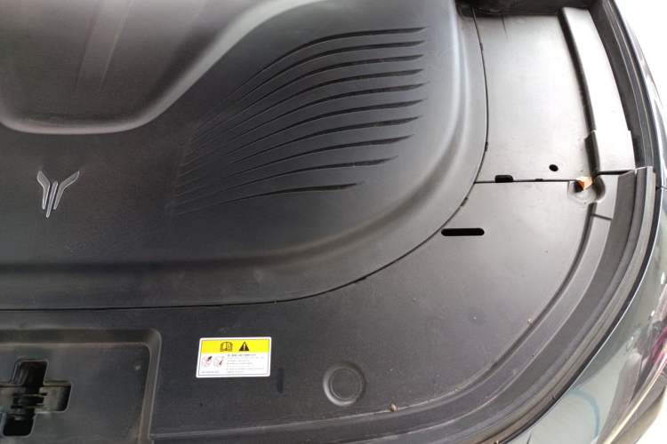 Used VOYAH FREE 2025 318 318 km Rear-Drive Touring Edition Engine Bay Left
