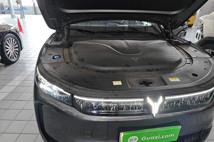 Used VOYAH FREE 2025 Model FREE+ Four-Wheel-Drive Qiankun Edition Engine Bay Right