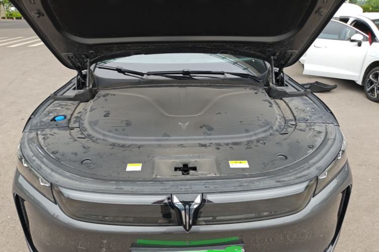 Used VOYAH FREE 2025 Model FREE+ Four-Wheel-Drive Qiankun Edition Engine Bay