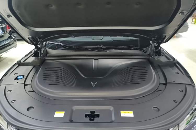 Used VOYAH FREE 2025 Model FREE+ Rear-Drive Qiankun Edition Engine Bay
