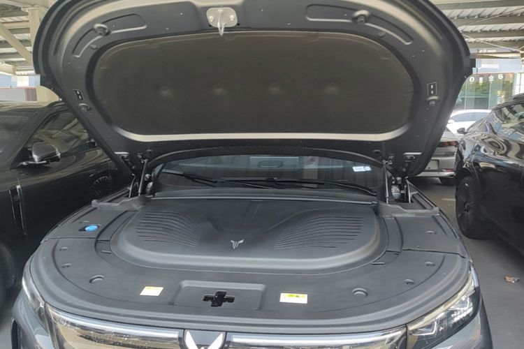 Used VOYAH FREE 2025 Model FREE+ Four-Wheel-Drive Qiankun Edition Engine Bay