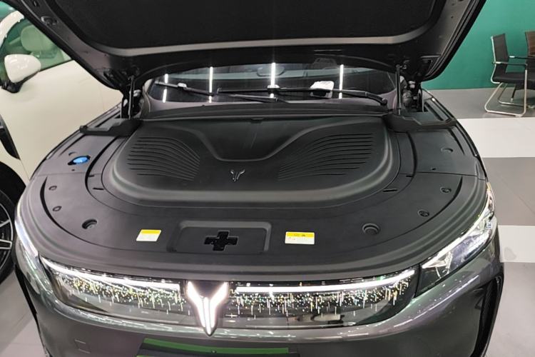 Used VOYAH FREE 2025 Model FREE+ Four-Wheel-Drive Qiankun Edition Engine Bay