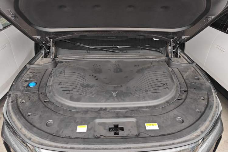 Used VOYAH FREE 2025 Model FREE+ Rear-Drive Qiankun Edition Engine Bay