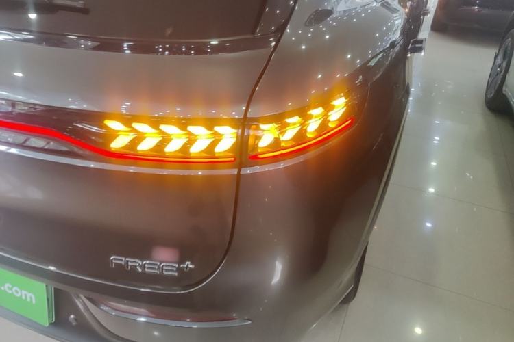 Used VOYAH FREE 2025 Model FREE+ Rear-Drive Qiankun Edition Exterior 3