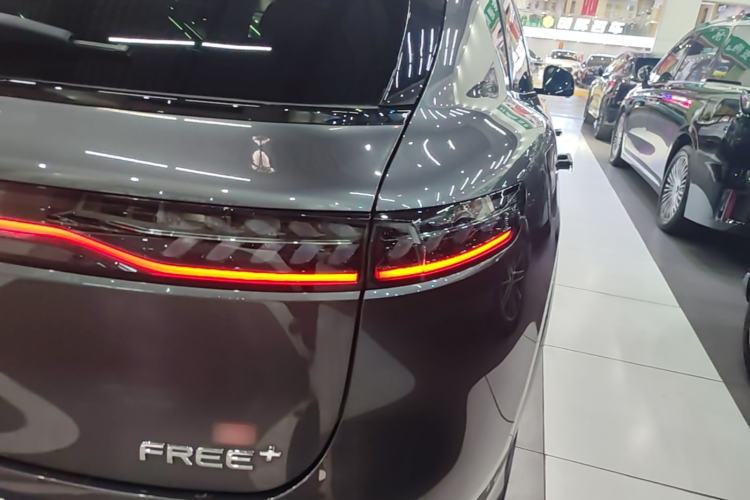 Used VOYAH FREE 2025 Model FREE+ Four-Wheel-Drive Qiankun Edition Exterior 3