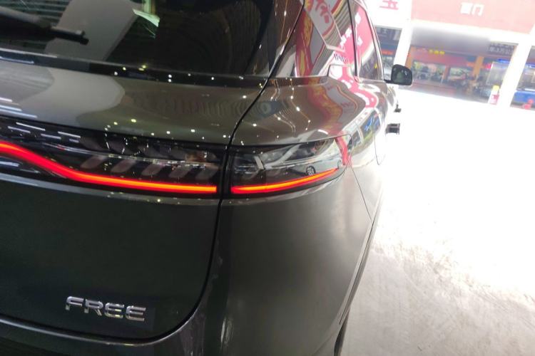 Used VOYAH FREE 2025 318 318 km Rear-Drive Touring Edition Exterior 3