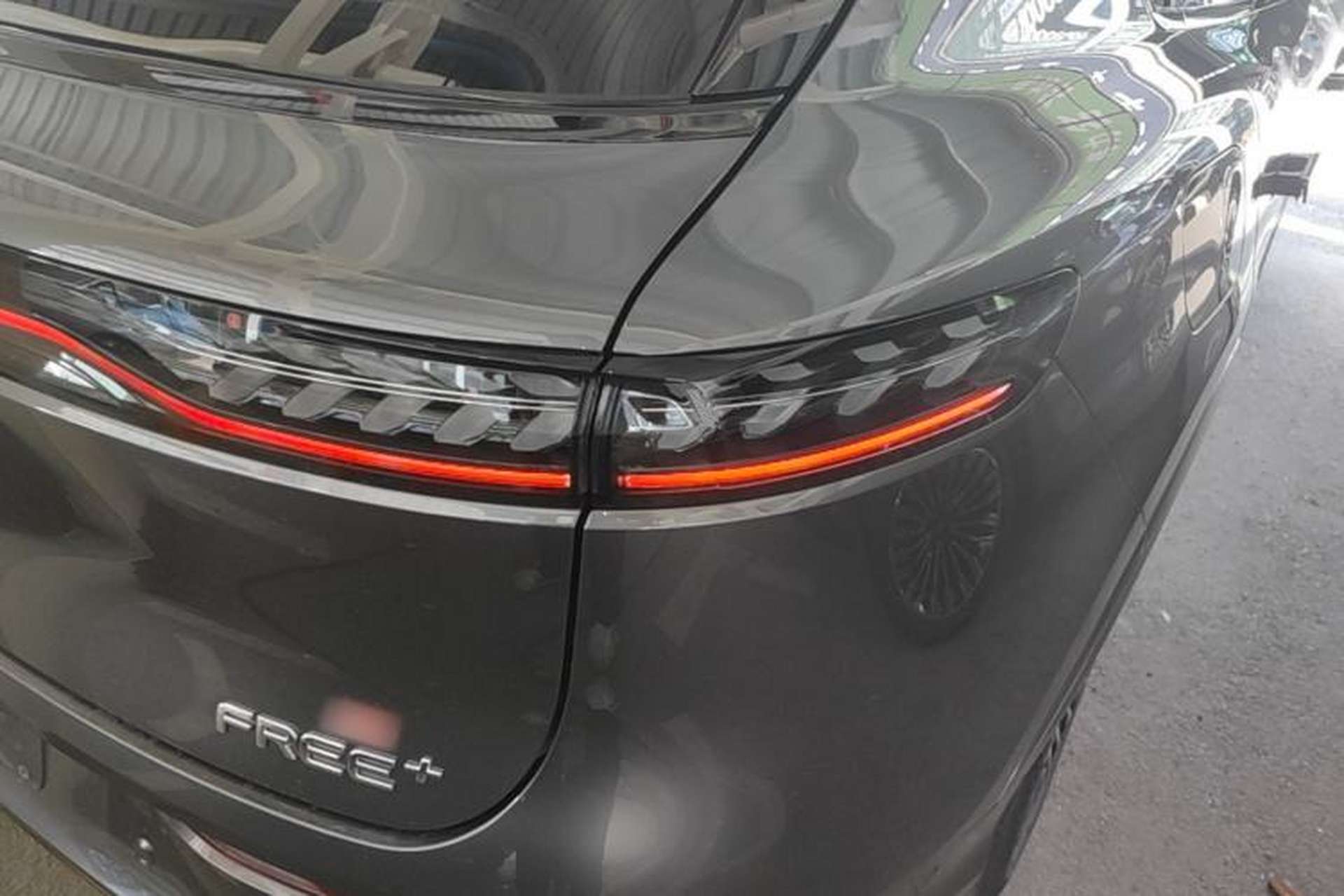 Used VOYAH FREE 2025 Model FREE+ Four-Wheel-Drive Qiankun Edition Exterior 3