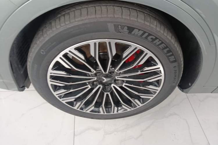 Used VOYAH FREE 2025 Model FREE+ Rear-Drive Qiankun Edition Exterior 4