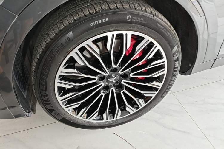 Used VOYAH FREE 2025 Model FREE+ Rear-Drive Qiankun Edition Exterior 4