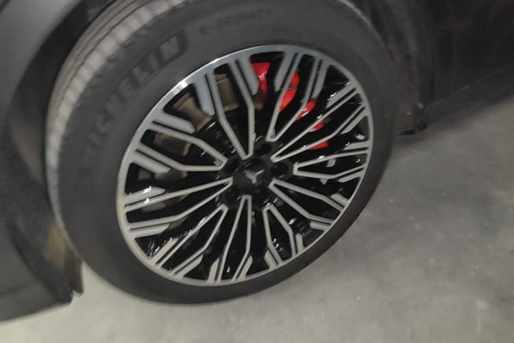Used VOYAH FREE 2025 Model FREE+ Rear-Drive Qiankun Edition Exterior 4