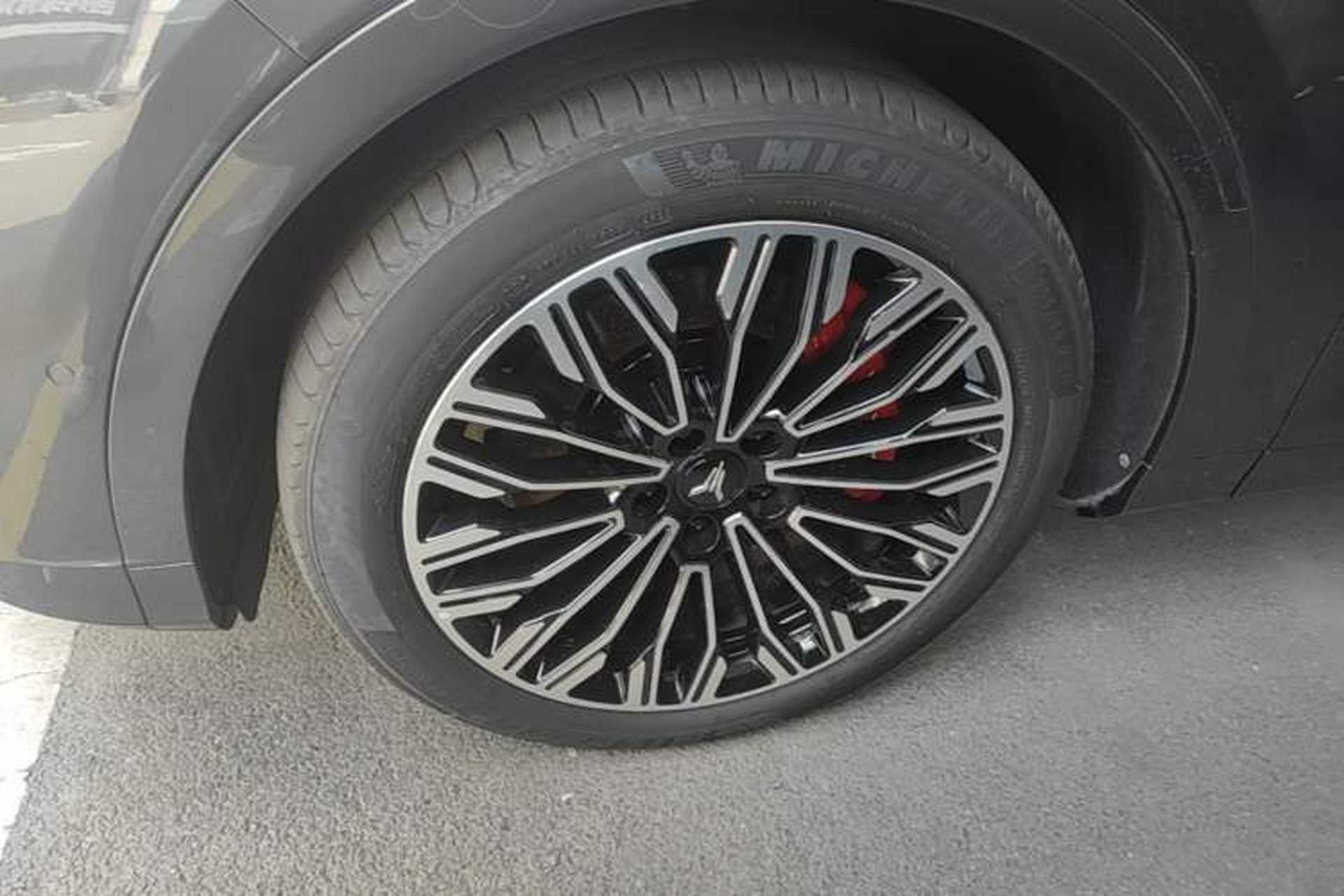 Used VOYAH FREE 2025 Model FREE+ Four-Wheel-Drive Qiankun Edition Exterior 4