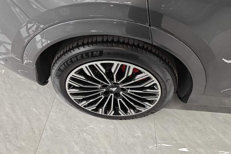 Used VOYAH FREE 2025 Model FREE+ Rear-Drive Qiankun Edition Exterior 5
